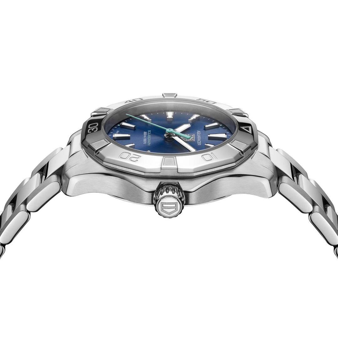 TAG Heuer Aquaracer Professional 200 Solargraph Watch