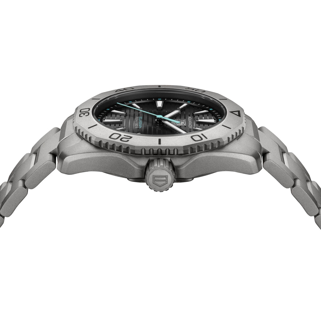 TAG Heuer Aquaracer Professional 200 Solargraph Watch