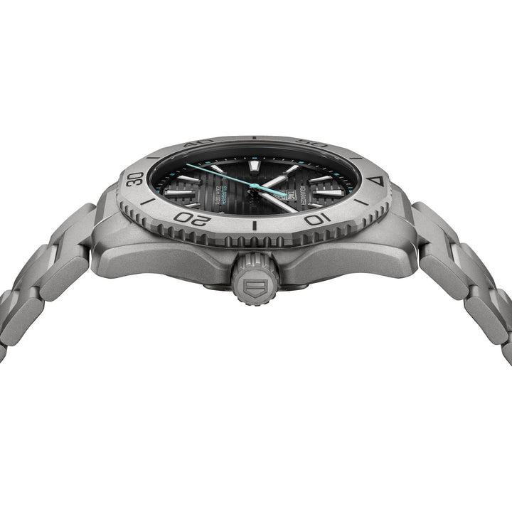 TAG Heuer Aquaracer Professional 200 Solargraph Watch