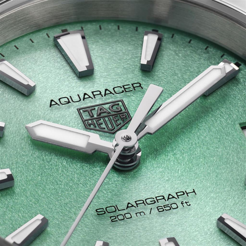 TAG Heuer Aquaracer Professional 200 Solargraph Watch