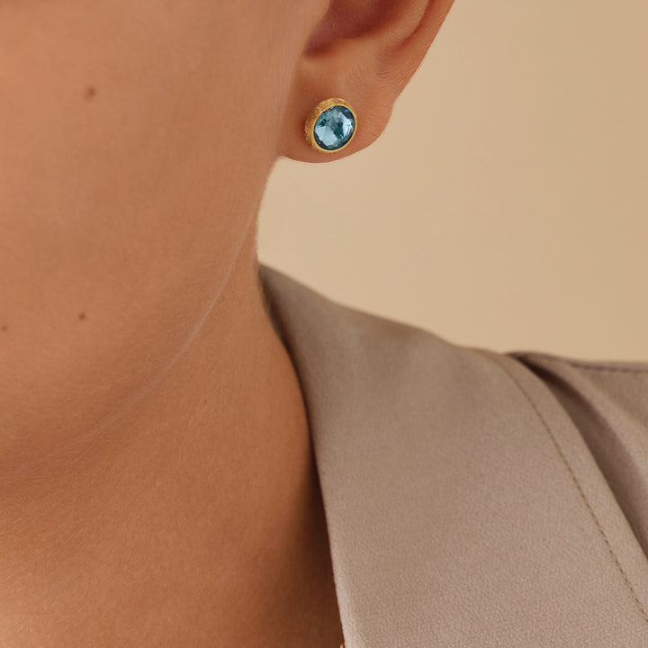 Boucles d’oreilles puces Marco Bicego Jaipur Colour en or jaune 18K topazes bleues OB957_TP01_Y_02