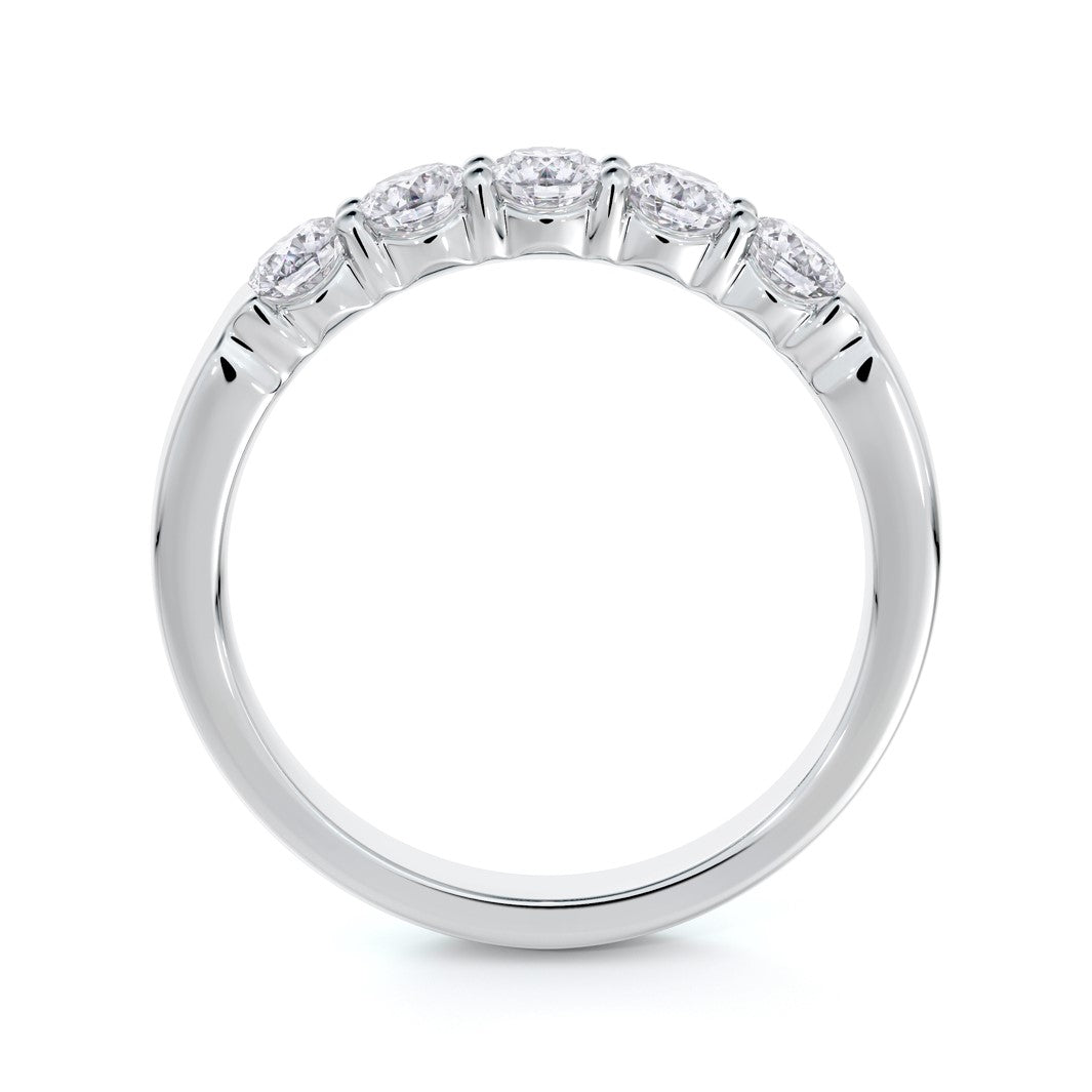 Bague alliance en platine à griffes partagées sertie de diamants 0.75 ct