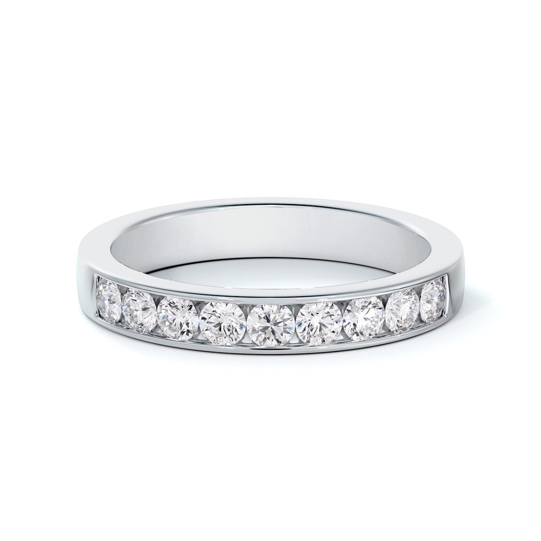 Bague alliance en platine style rail sertie de diamants 0.31 ct