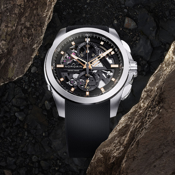 Montre NORQAIN Independence Skeleton Chrono automatique en acier inoxydable bracelet caoutchouc 42 mm