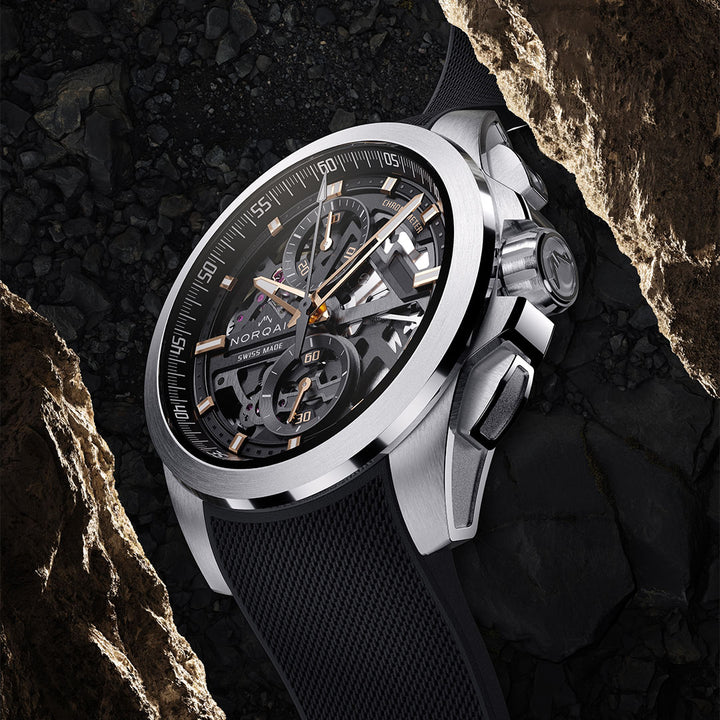 Montre NORQAIN Independence Skeleton Chrono automatique en acier inoxydable bracelet caoutchouc 42 mm