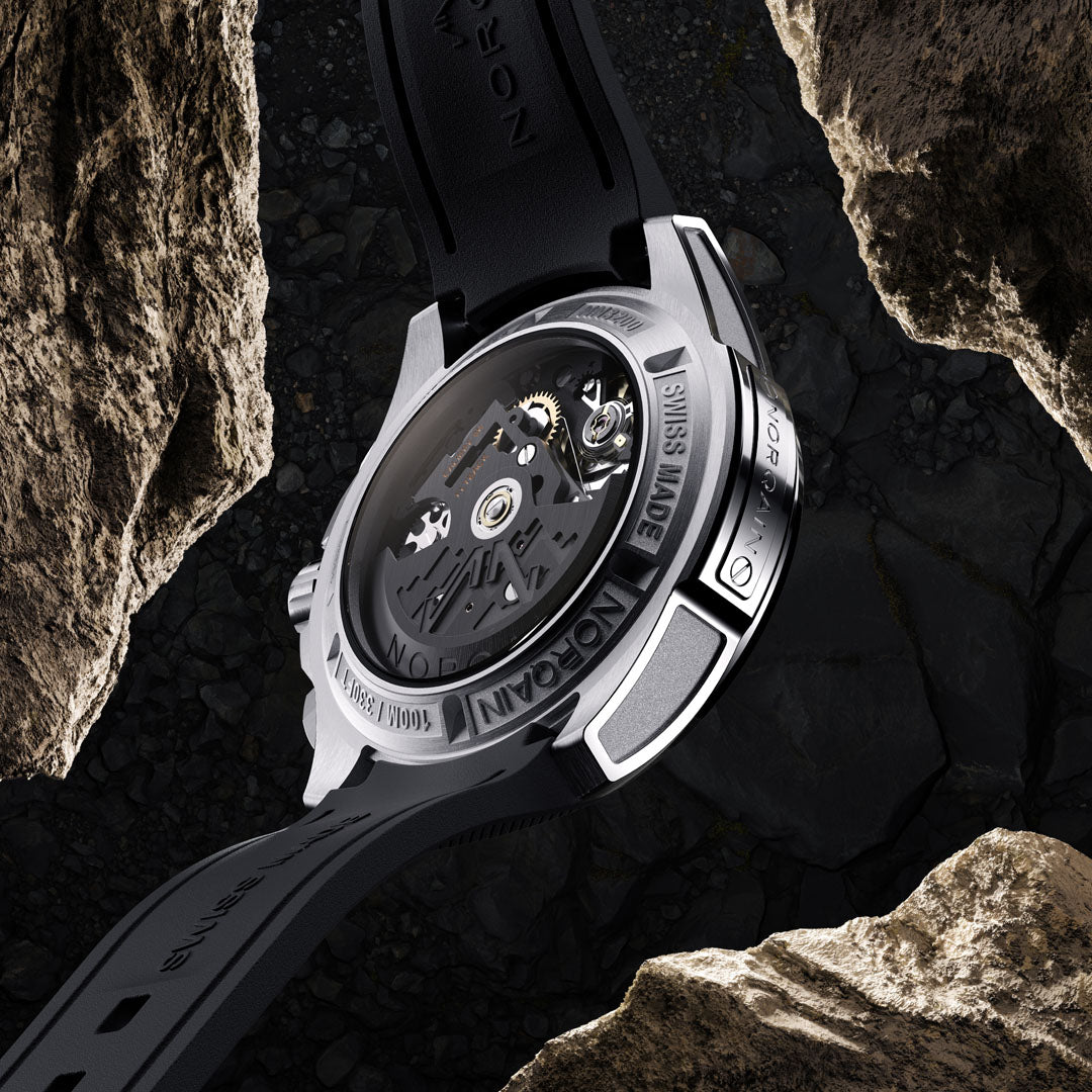 Montre NORQAIN Independence Skeleton Chrono automatique en acier inoxydable bracelet caoutchouc 42 mm