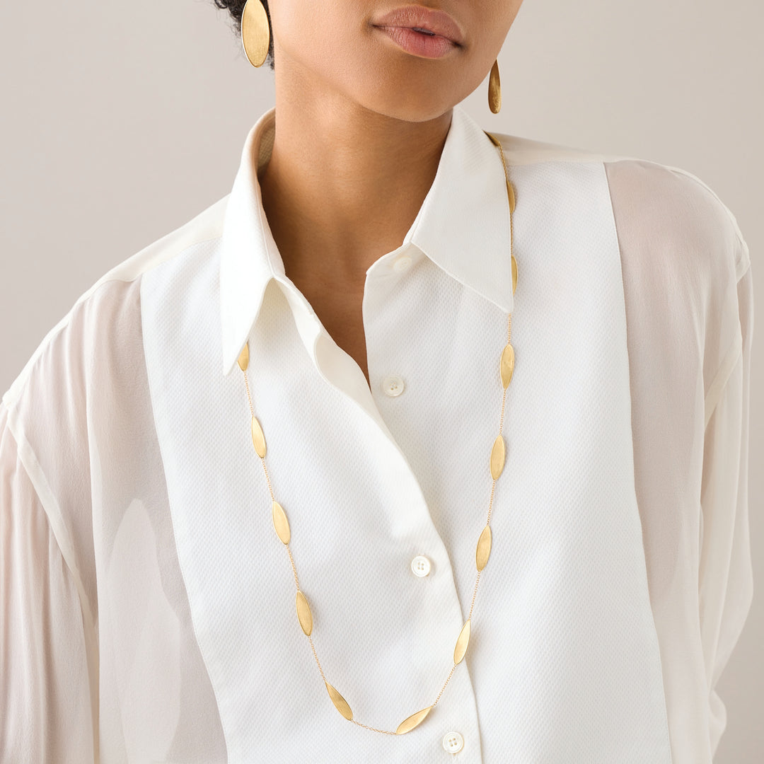 Collier long Marco Bicego Lunaria Twist en or jaune 18K CB2897_Y_02
