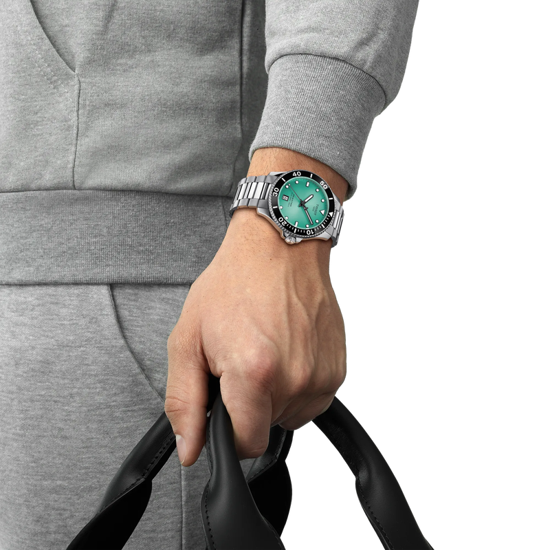 Montre Tissot Seastar 1000 quartz en acier inoxydable 40 mm T120.410.11.091.00