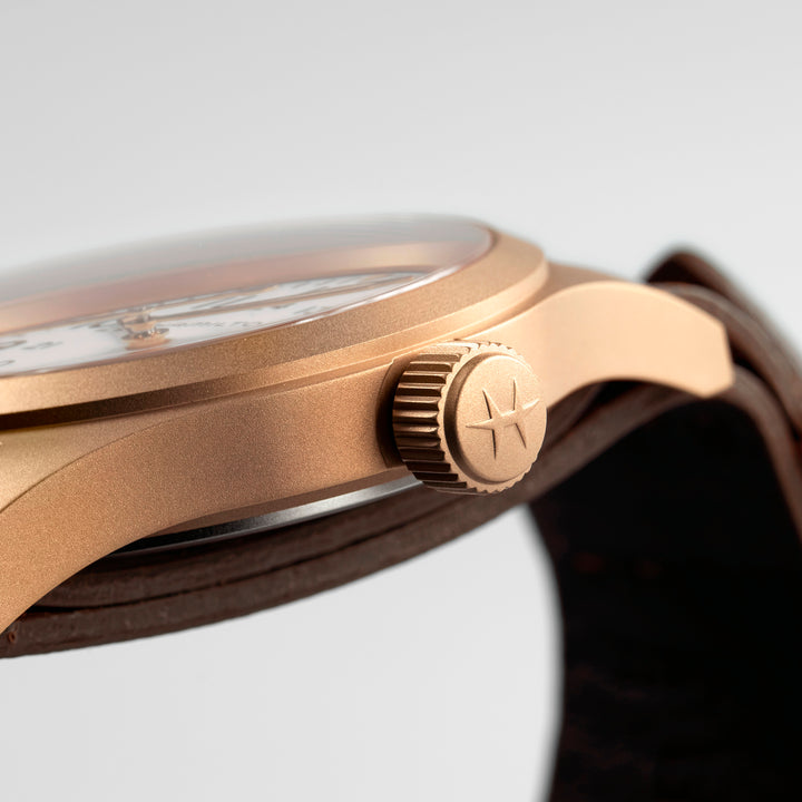 Montre Hamilton Khaki Field Mechanical Bronze à remontage manuel en bronze bracelet cuir 38 mm H69459510