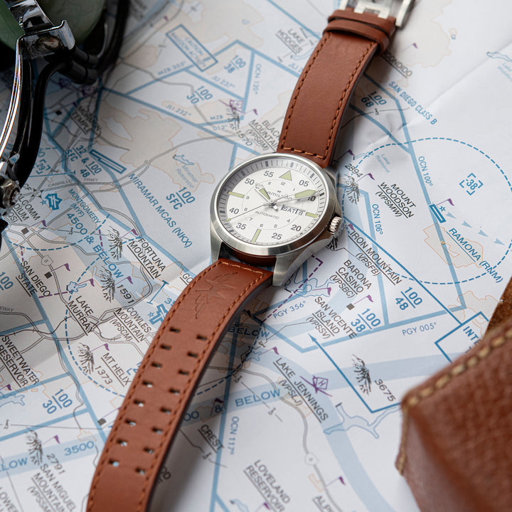 Montre Hamilton Khaki Aviation Pilot Day Date Auto automatique en acier inoxydable avec bracelet en cuir 42 mm H64635550