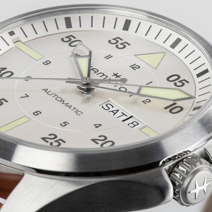 Montre Hamilton Khaki Aviation Pilot Day Date Auto automatique en acier inoxydable avec bracelet en cuir 42 mm H64635550