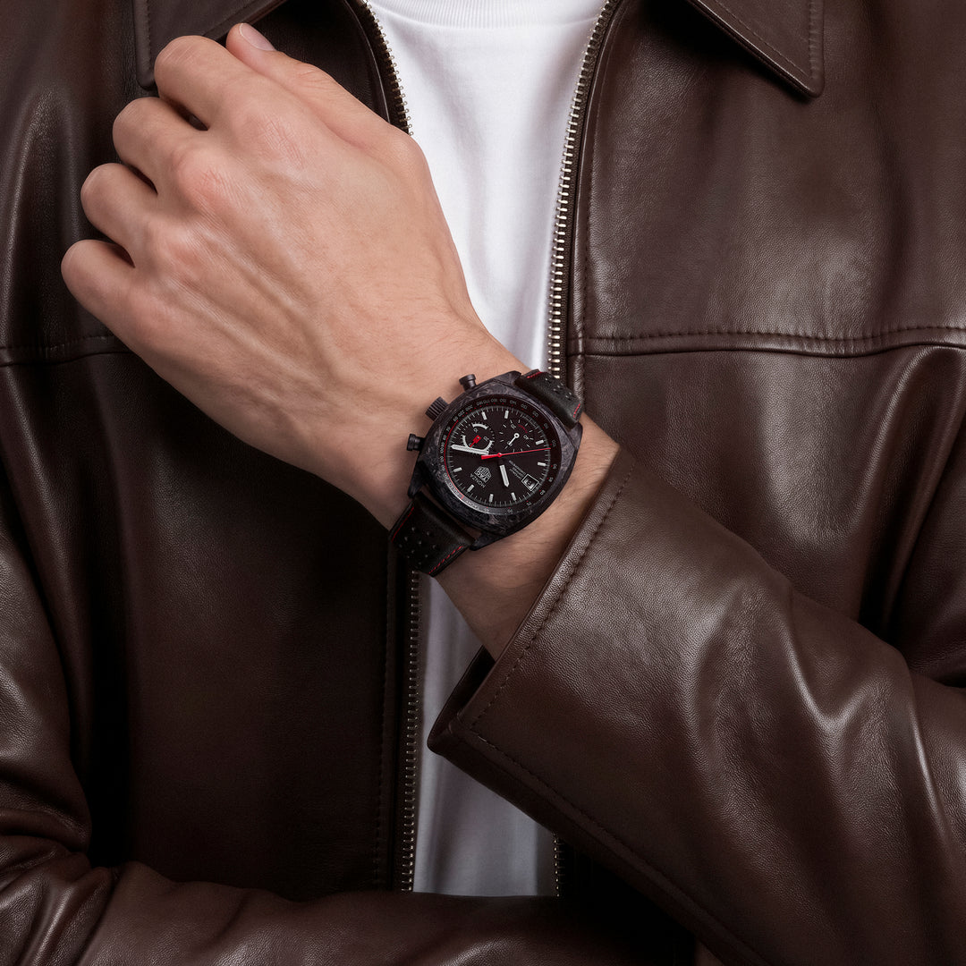 Montre TAG Heuer Monza Flyback Chronograph automatique en carbone forgé bracelet cuir 42 mm CR5092.FC8372