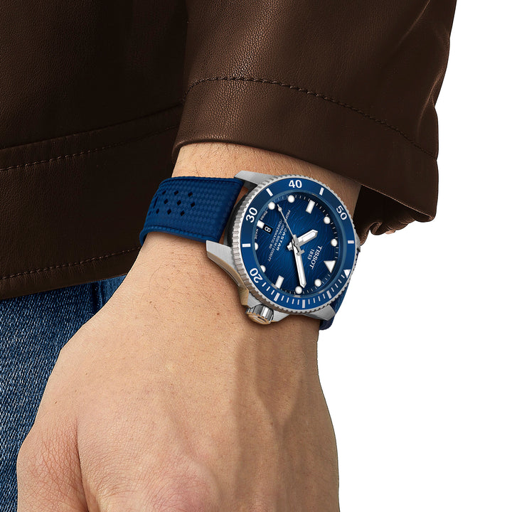 Montre Tissot Seastar 2000 Powermatic 80 automatique en acier inoxydable bracelet caoutchouc 44 mm T120.907.17.041.00