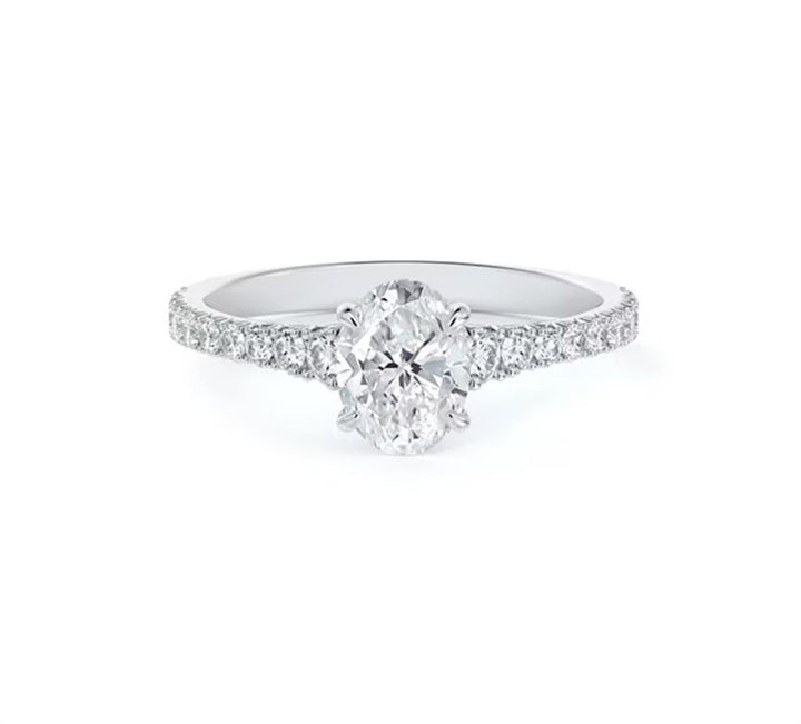 Bague de fiançailles solitaire pavée en platine diamant ovale 0.70 ct