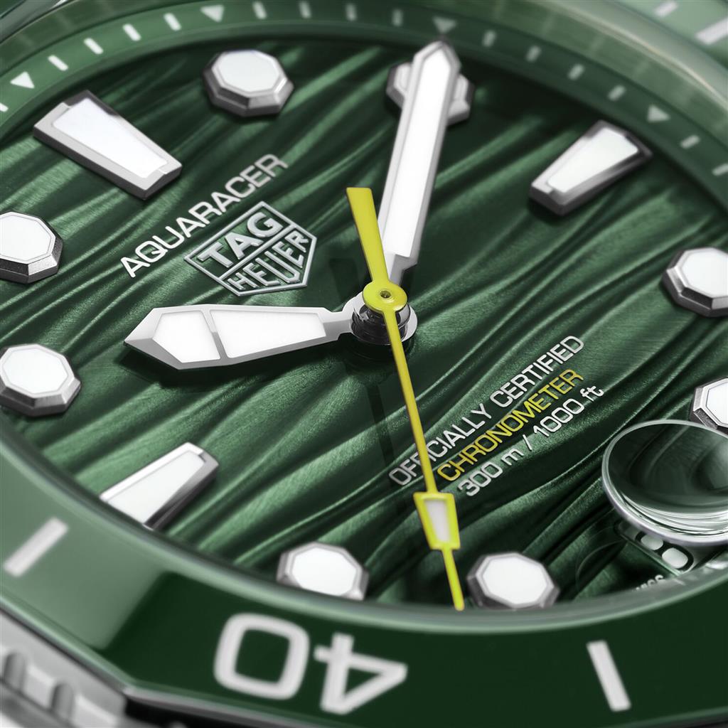 Montre TAG Heuer Aquaracer Professional 300 Date