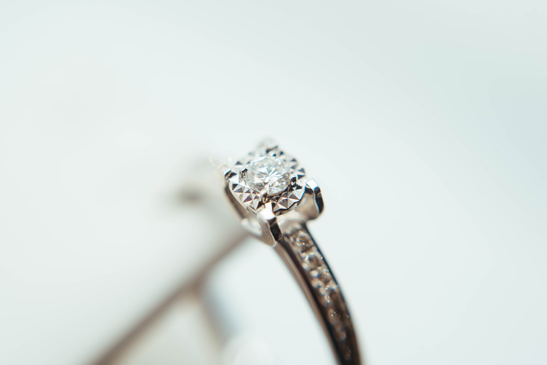 Mastering the 4 C's: Your Guide to the Perfect Diamond Engagement Ring